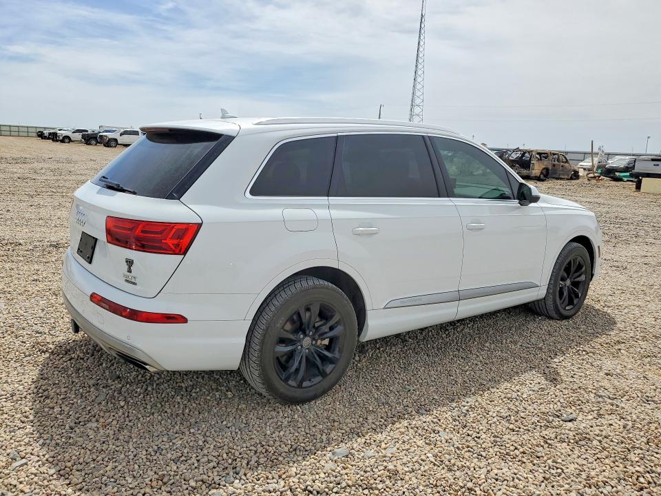 2017 Audi Q7 მანქანა იყიდება აუქციონზე, vin: WA1LAAF79HD023716, აუქციონის ნომერი: 46777766