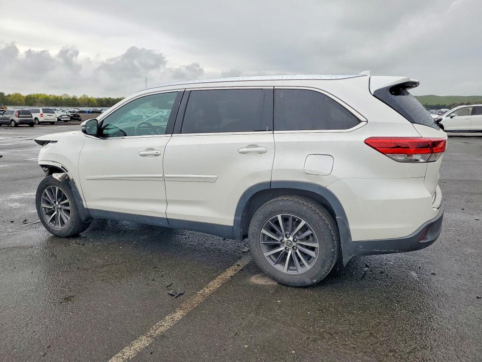 Продаж на аукціоні авто 2019 Toyota Highlander, vin: 5TDJZRFH0KS601050, номер лоту: 53694906