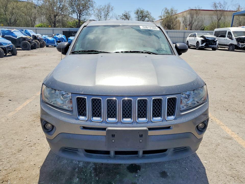 53612306 :رقم المزاد ، 1J4NF1FB8BD277195 vin ، 2011 Jeep Compass مزاد بيع