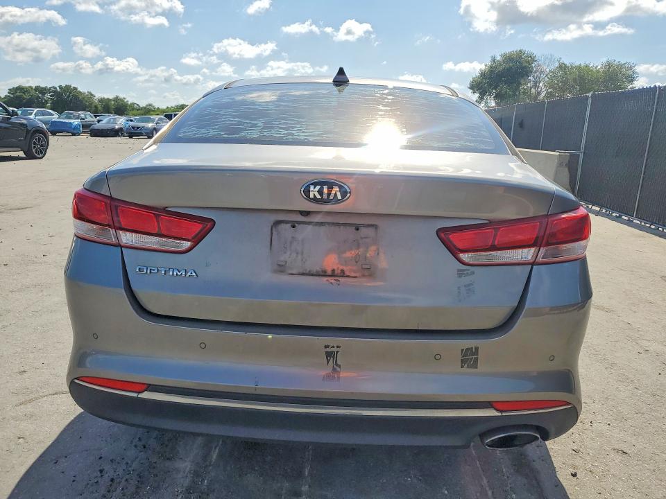 Продаж на аукціоні авто 2018 Kia Optima, vin: 5XXGT4L35JG260252, номер лоту: 51781446