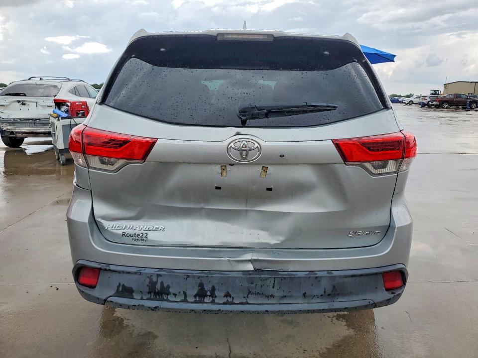 2018 Toyota Highlander მანქანა იყიდება აუქციონზე, vin: 5TDJZRFH1JS895749, აუქციონის ნომერი: 53845306