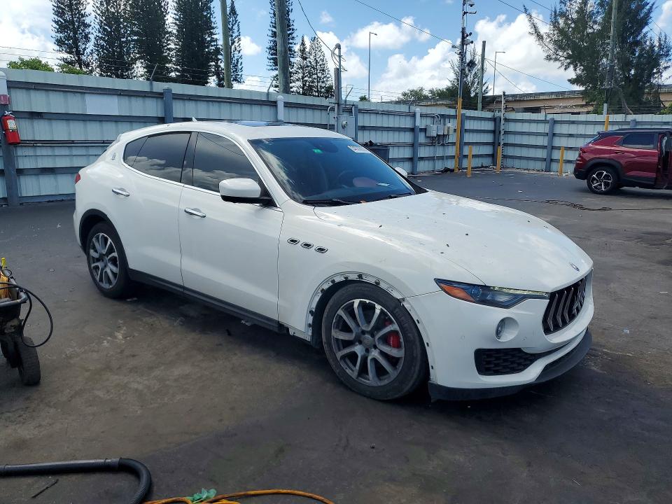 54822686 :رقم المزاد ، ZN661XUA6JX292117 vin ، 2018 Maserati Levante مزاد بيع