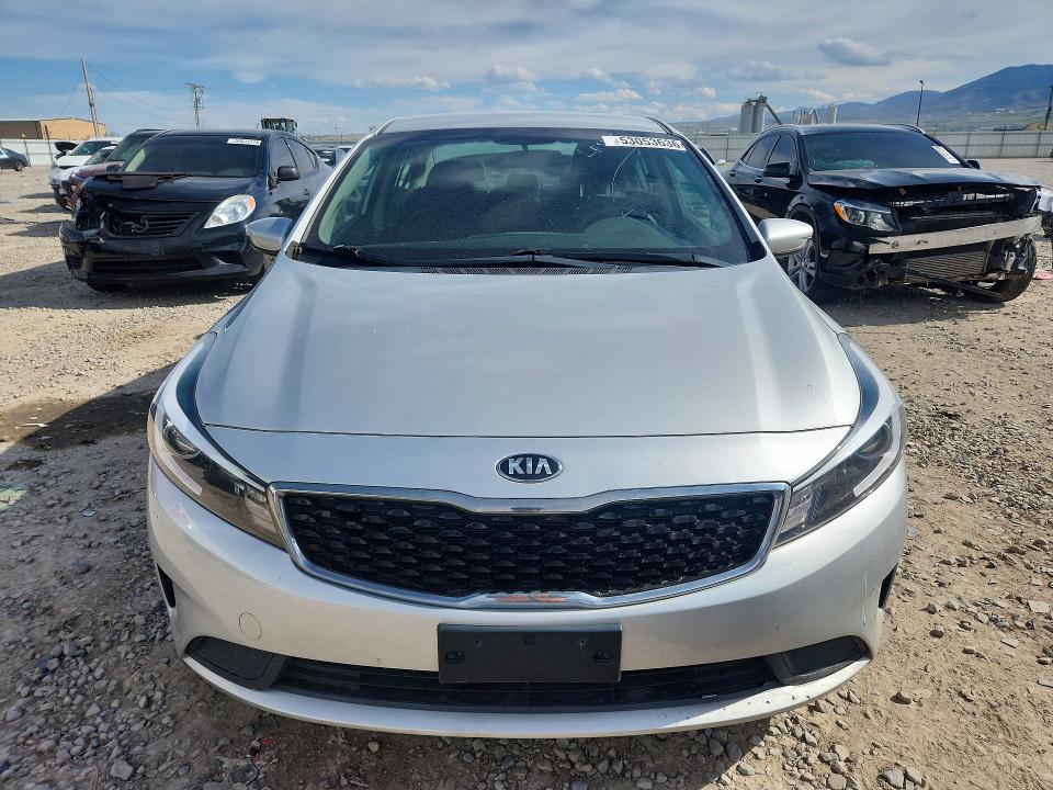 53053636 :رقم المزاد ، 3KPFL4A73HE145038 vin ، 2017 Kia Forte مزاد بيع
