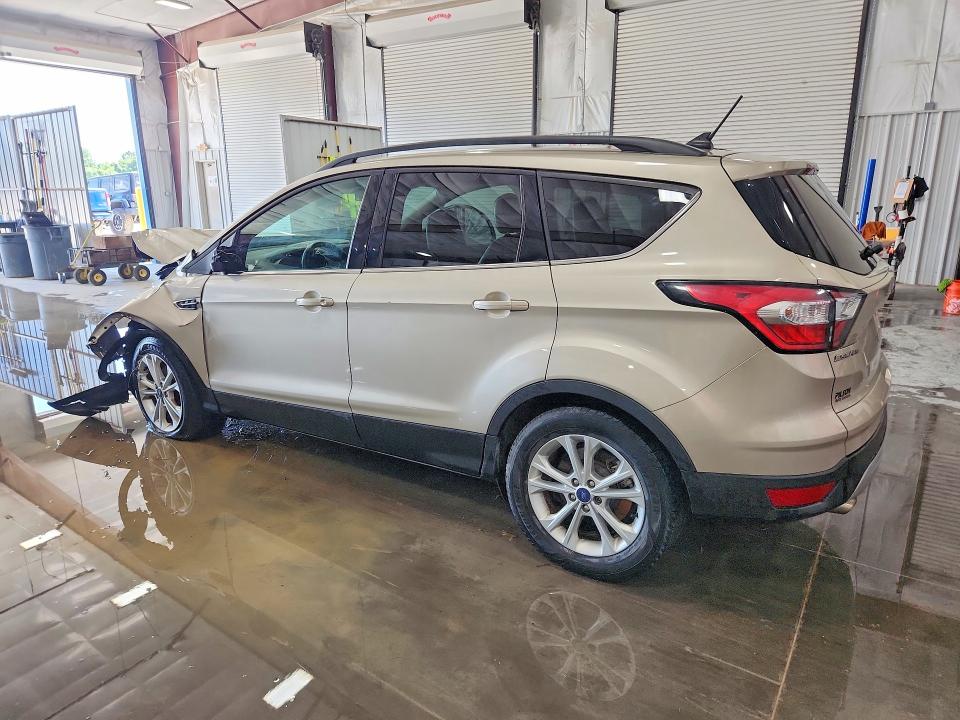 54408156 :رقم المزاد ، 1FMCU0HDXJUA82687 vin ، 2018 Ford Escape مزاد بيع