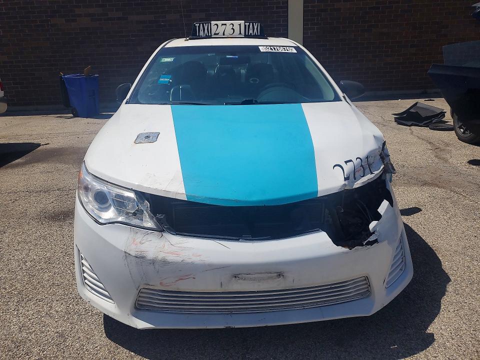 52176676 :رقم المزاد ، 4T1BD1FK4DU084460 vin ، 2013 Toyota Camry Hybrid مزاد بيع