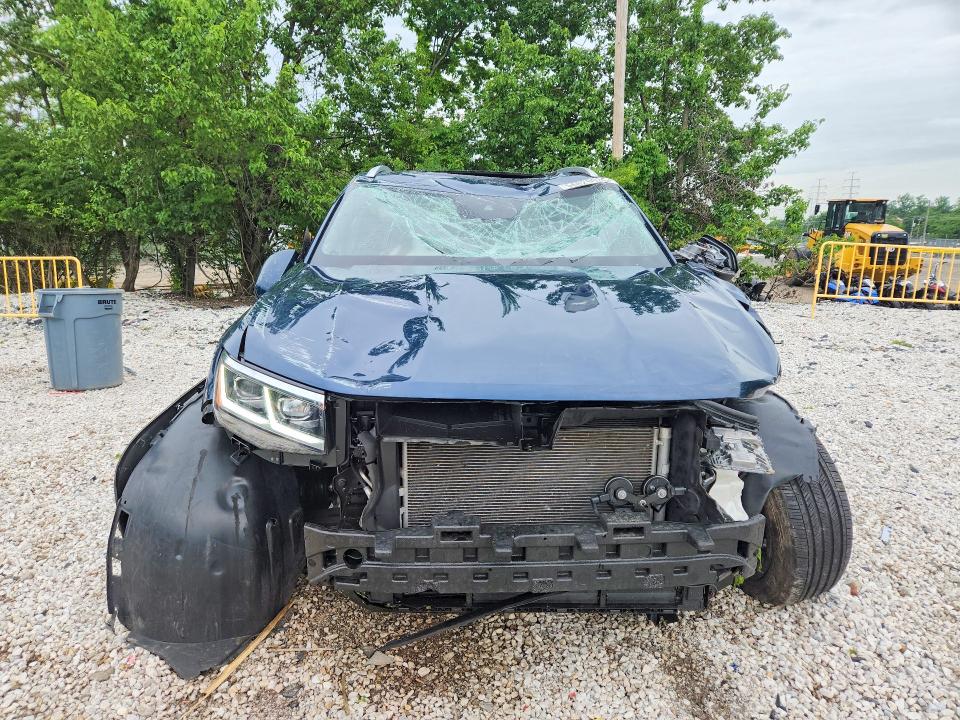 54820036 :رقم المزاد ، 1V2SC2CA8NC217879 vin ، 2022 Volkswagen Atlas Cross Sport مزاد بيع