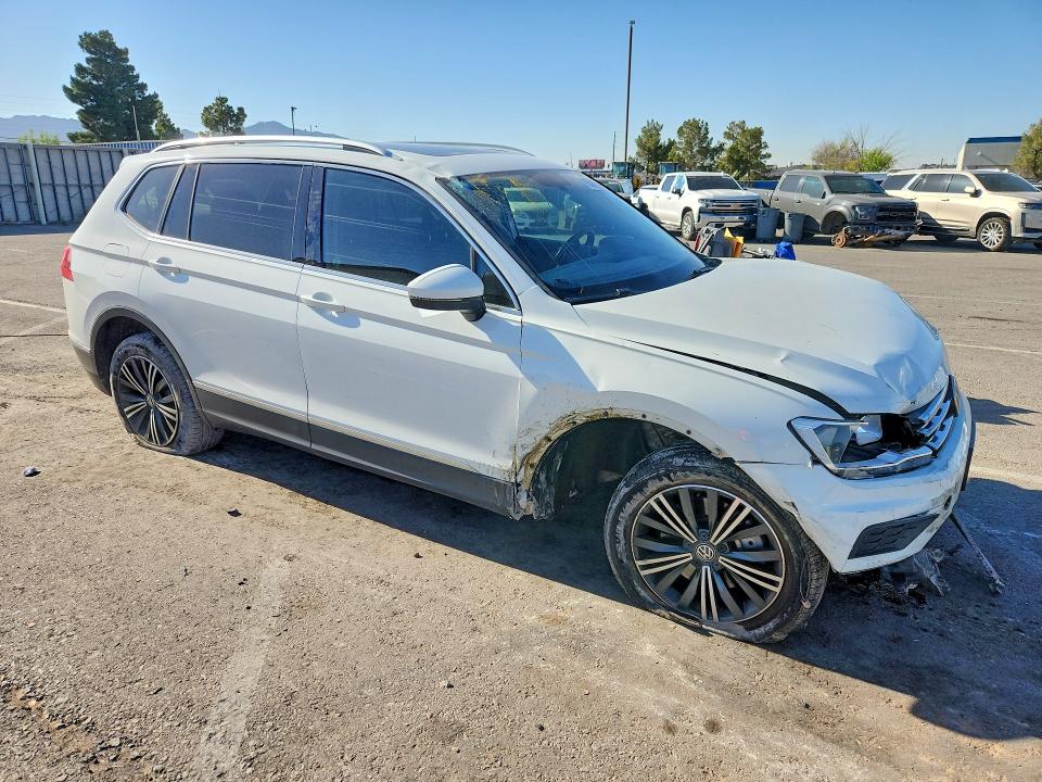 53457176 :رقم المزاد ، 3VV3B7AX2JM161851 vin ، 2018 Volkswagen Tiguan مزاد بيع