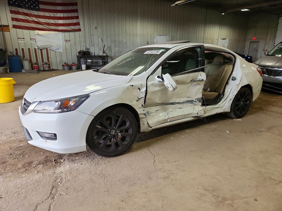 Auction sale of the 2015 Honda Accord, vin: 1HGCR2F80FA083042, lot number: 52342236