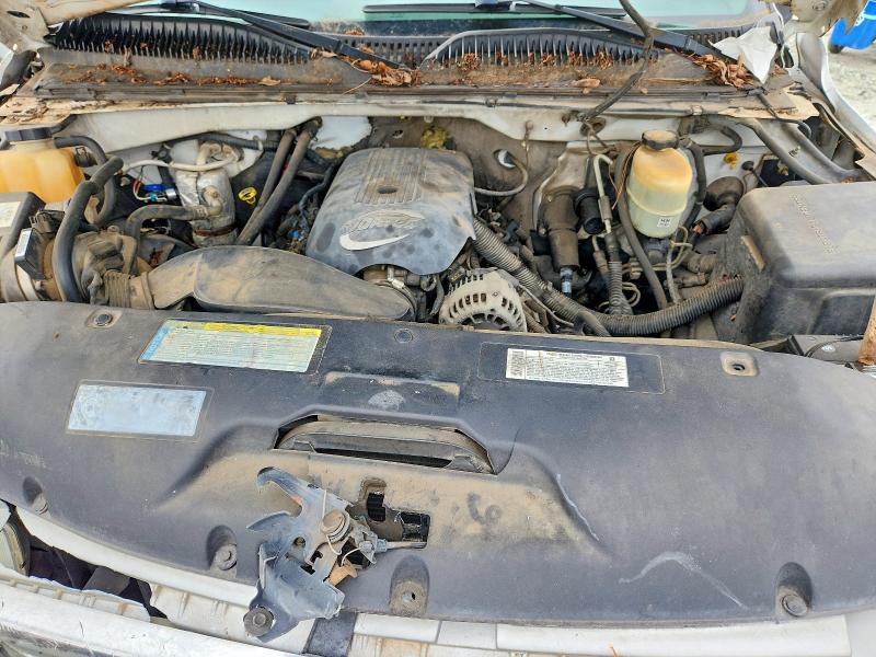 52005766 :رقم المزاد ، 1GTHK29U71E221713 vin ، 2001 Gmc Sierra مزاد بيع