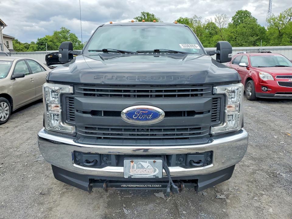 53303926 :رقم المزاد ، 1FDBF2B66KED49623 vin ، 2019 Ford F250 مزاد بيع