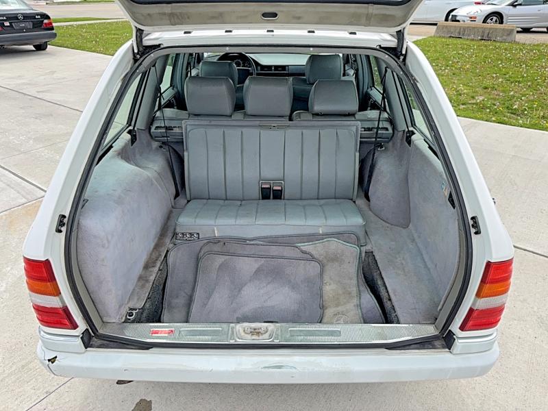 52905166 :رقم المزاد ، WDBEA92E2SF296279 vin ، 1995 Mercedes-benz E مزاد بيع