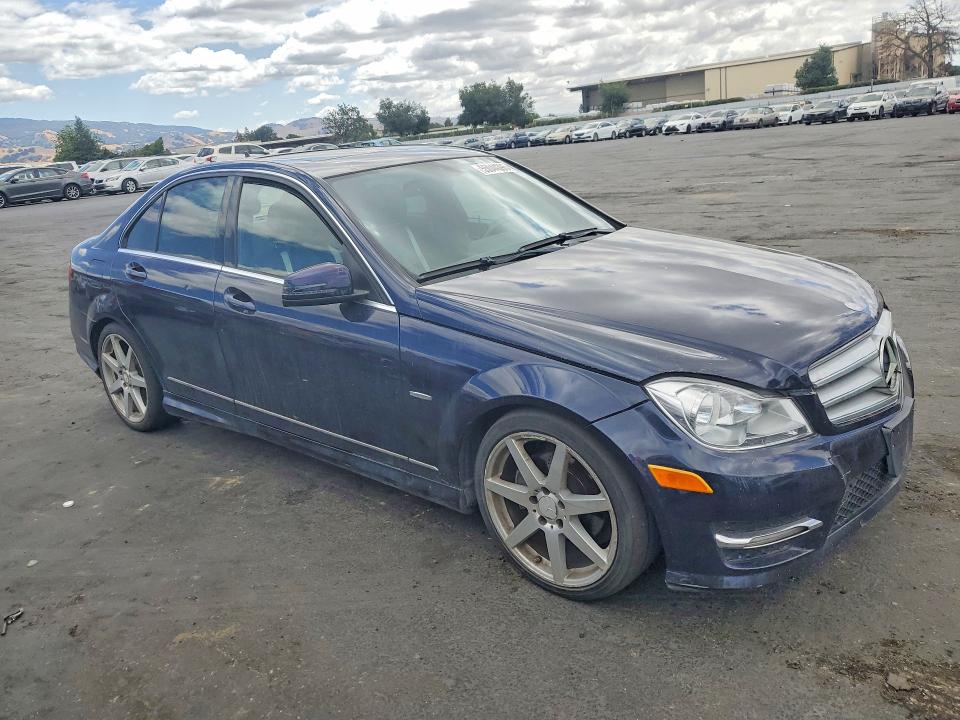 Продажа на аукционе авто 2012 Mercedes-benz C, vin: WDDGF4HBXCA629764, номер лота: 55044396