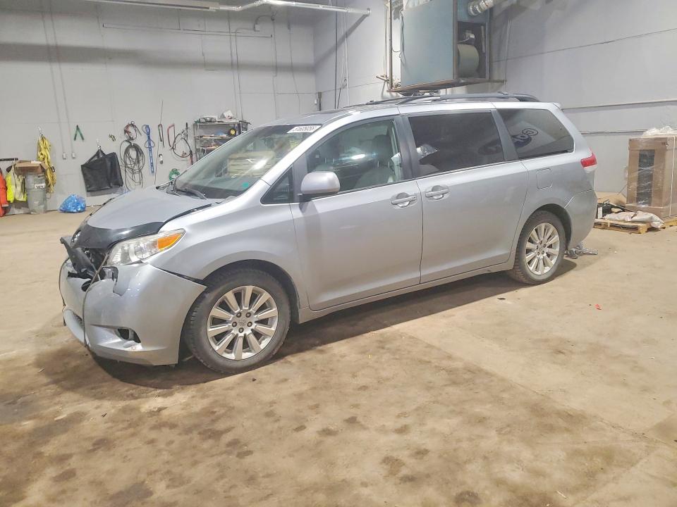 2014 Toyota Sienna მანქანა იყიდება აუქციონზე, vin: 5TDDK3DC8ES093341, აუქციონის ნომერი: 51605056