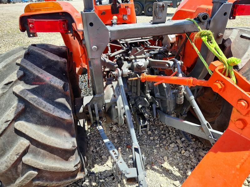 1989 Kubota Construction Equipment მანქანა იყიდება აუქციონზე, vin: 221615, აუქციონის ნომერი: 53800126