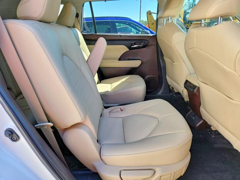 Продажа на аукционе авто 2022 Toyota Highlander, vin: 5TDGZRBH5NS245456, номер лота: 55329406