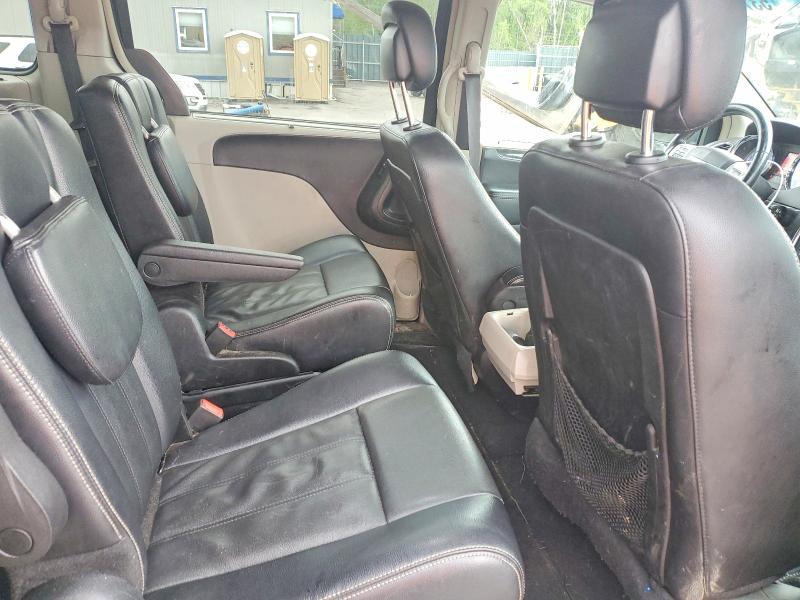 53722026 :رقم المزاد ، 2C4RC1BG3FR553836 vin ، 2015 Chrysler Town & Country مزاد بيع