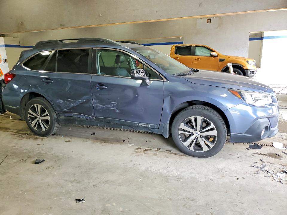 52089526 :رقم المزاد ، 4S4BSANC5J3327078 vin ، 2018 Subaru Outback 2. مزاد بيع