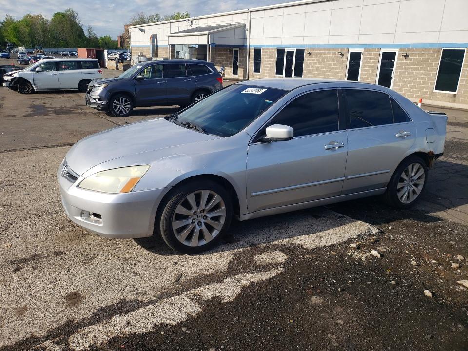 Продажа на аукционе авто 2007 Honda Accord, vin: JHMCM56397C013675, номер лота: 52312966