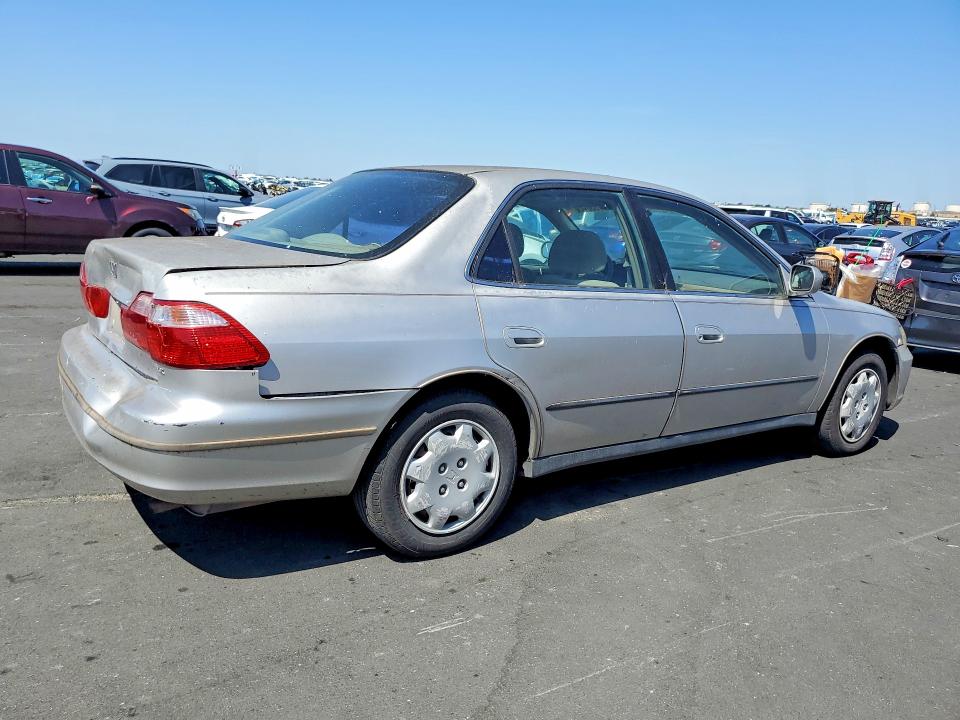 1999 Honda Accord მანქანა იყიდება აუქციონზე, vin: 1HGCG6651XA136769, აუქციონის ნომერი: 53846066