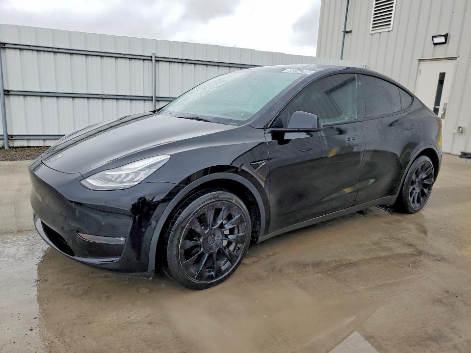 55254296 :رقم المزاد ، 7SAYGDEE4NF385486 vin ، 2022 Tesla Model Y مزاد بيع