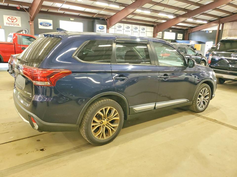 2017 Mitsubishi Outlander მანქანა იყიდება აუქციონზე, vin: JA4AZ3A39HZ056542, აუქციონის ნომერი: 55592446