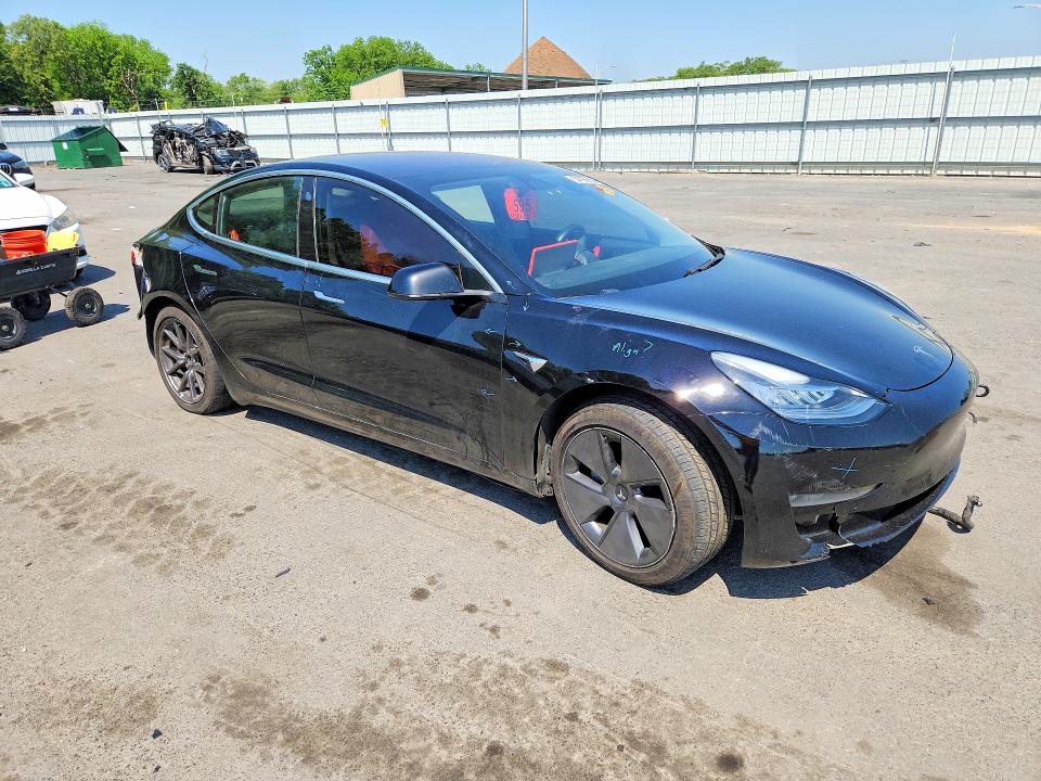 Продажа на аукционе авто 2018 Tesla Model 3, vin: 5YJ3E1EBXJF103413, номер лота: 54100656