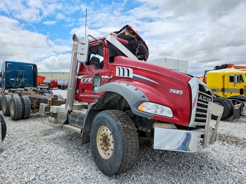55325716 :رقم المزاد ، 1M2AX16C0HM037685 vin ، 2017 Mack Gu800 مزاد بيع
