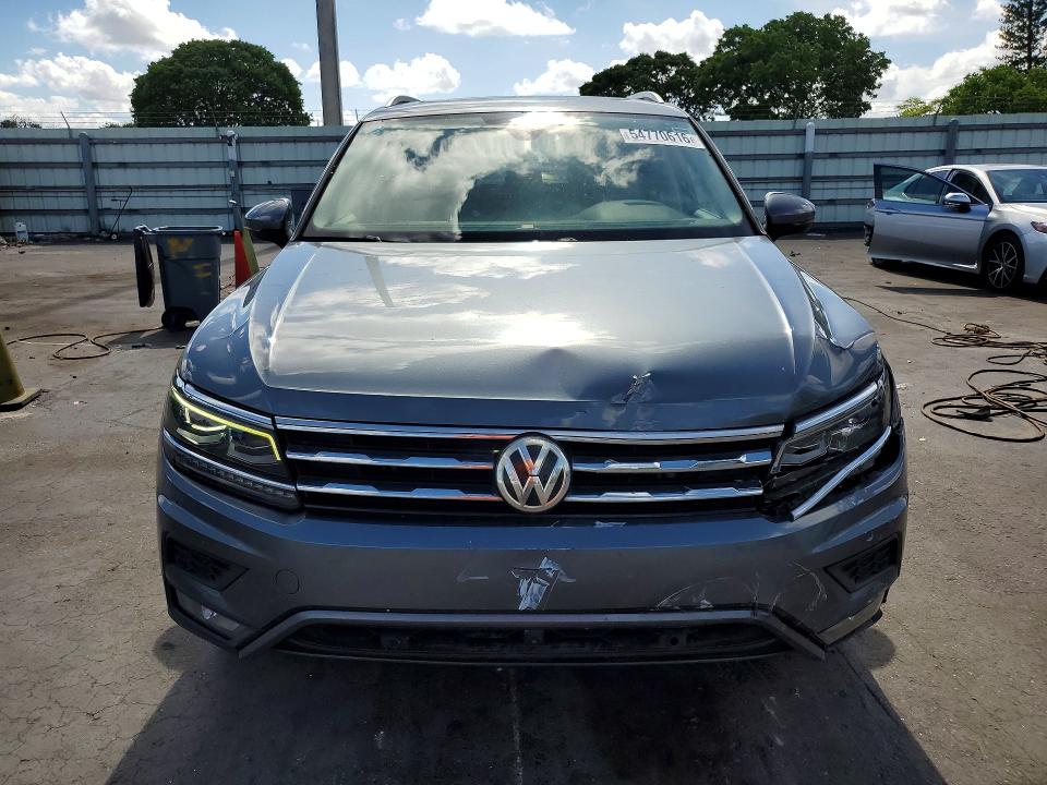 54770616 :رقم المزاد ، 3VV5B7AX8JM103574 vin ، 2018 Volkswagen Tiguan مزاد بيع