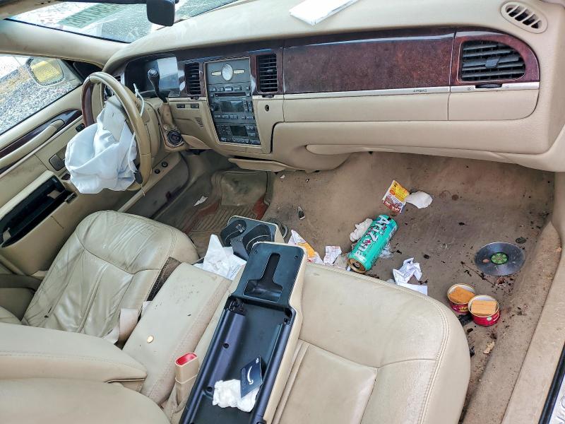 2009 Lincoln Town Car მანქანა იყიდება აუქციონზე, vin: 2LNHM82V39X635576, აუქციონის ნომერი: 54384706