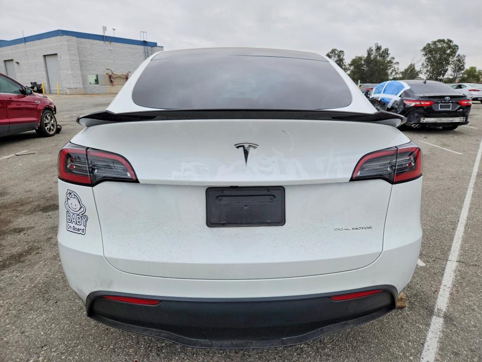 2024 Tesla Model Y მანქანა იყიდება აუქციონზე, vin: 7SAYGDEE9RF075162, აუქციონის ნომერი: 54643376