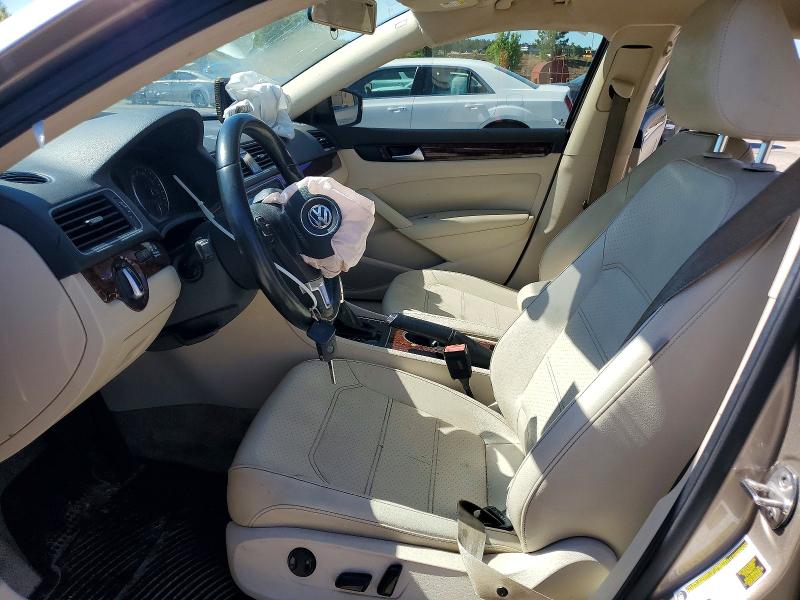 53752756 :رقم المزاد ، 1VWBV7A33FC038743 vin ، 2015 Volkswagen Passat مزاد بيع