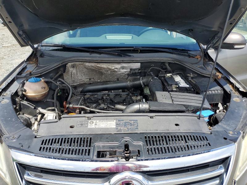 54893346 :رقم المزاد ، WVGAV7AX3BW525138 vin ، 2011 Volkswagen Tiguan مزاد بيع