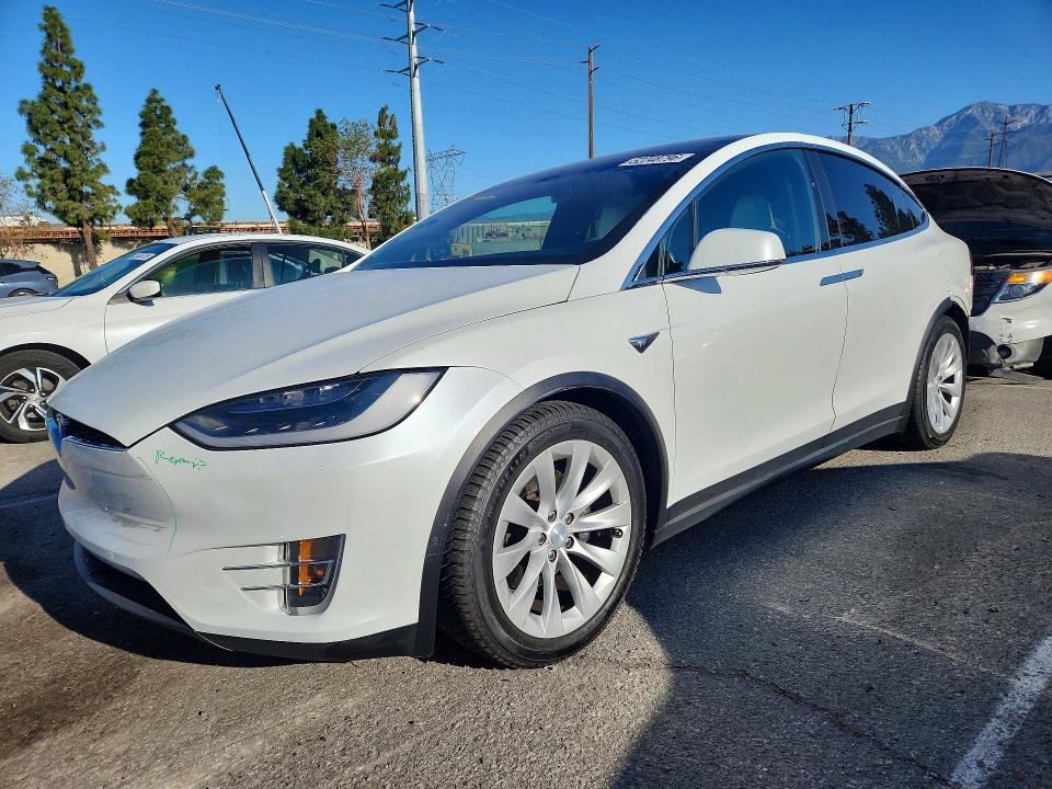 Aukcja sprzedaży 2018 Tesla Model X, vin: 5YJXCDE23JF093588, numer aukcji: 52248796
