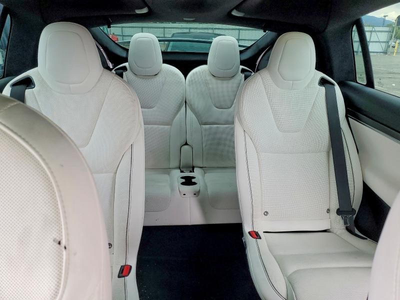 52537606 :رقم المزاد ، 7SAXCBE66NF344006 vin ، 2022 Tesla Model X مزاد بيع