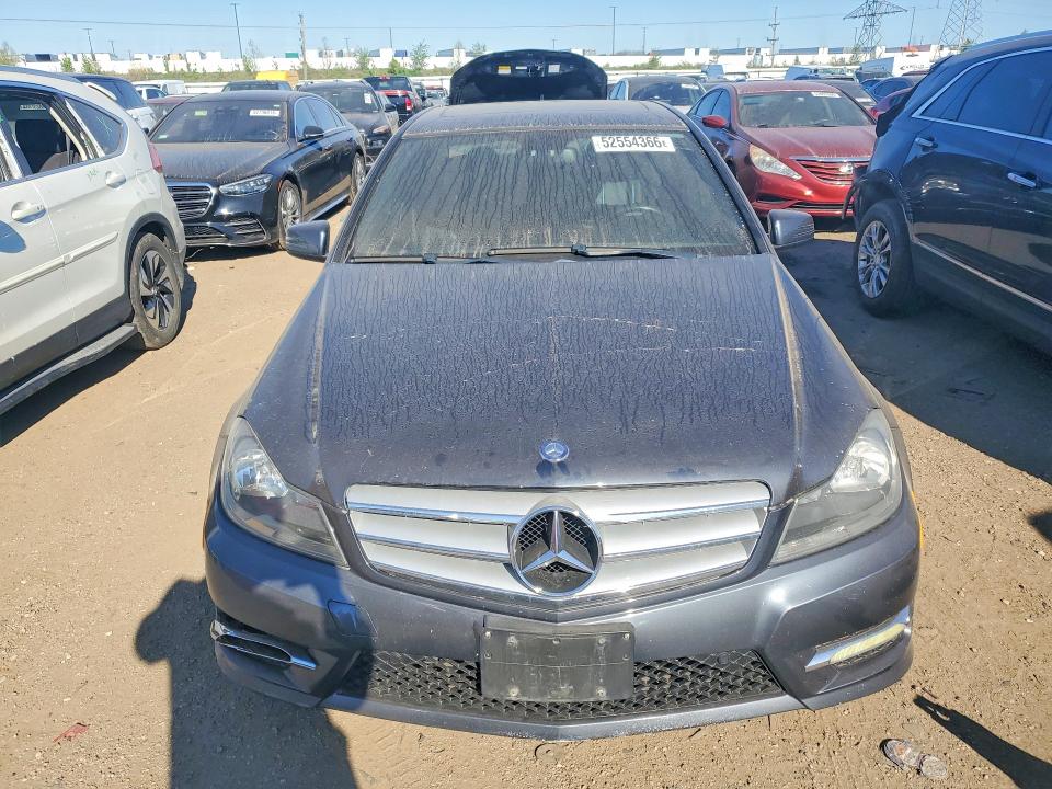 2013 Mercedes-benz C მანქანა იყიდება აუქციონზე, vin: WDDGF8AB3DR273209, აუქციონის ნომერი: 52554366