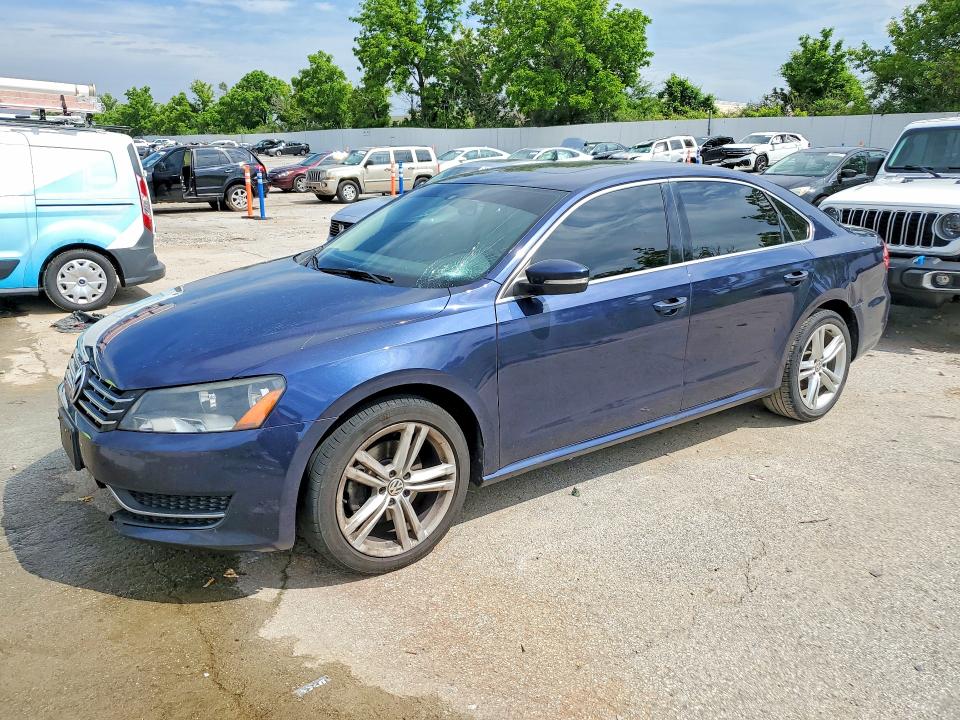 2015 Volkswagen Passat მანქანა იყიდება აუქციონზე, vin: 1VWBV7A33FC014233, აუქციონის ნომერი: 54205726