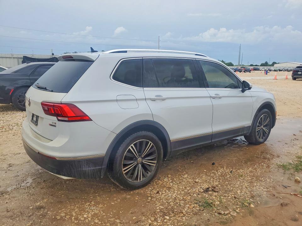 55001416 :رقم المزاد ، 3VV2B7AX1JM105265 vin ، 2018 Volkswagen Tiguan مزاد بيع