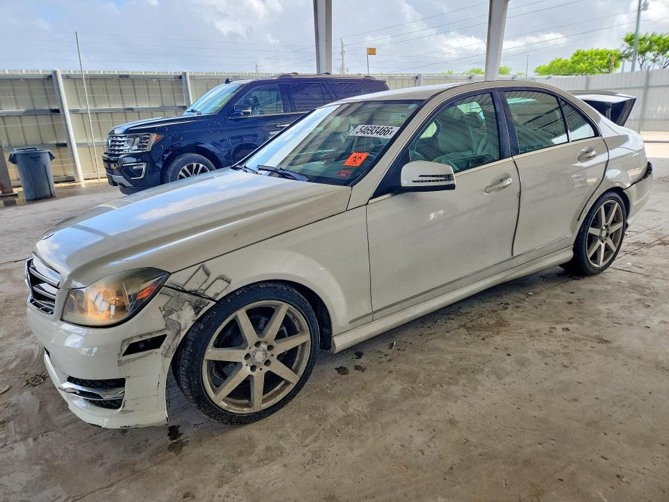 Продаж на аукціоні авто 2014 Mercedes-benz C, vin: WDDGF4HBXEA964249, номер лоту: 54693466
