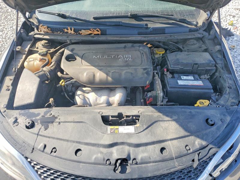 52746326 :رقم المزاد ، 1C3CCCAB8FN525281 vin ، 2015 Chrysler 200 مزاد بيع