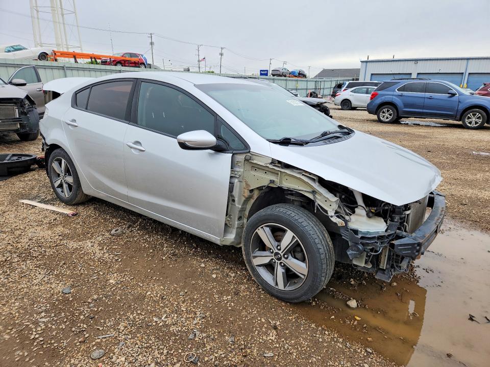 51623216 :رقم المزاد ، 3KPFL4A73JE171192 vin ، 2018 Kia Forte مزاد بيع