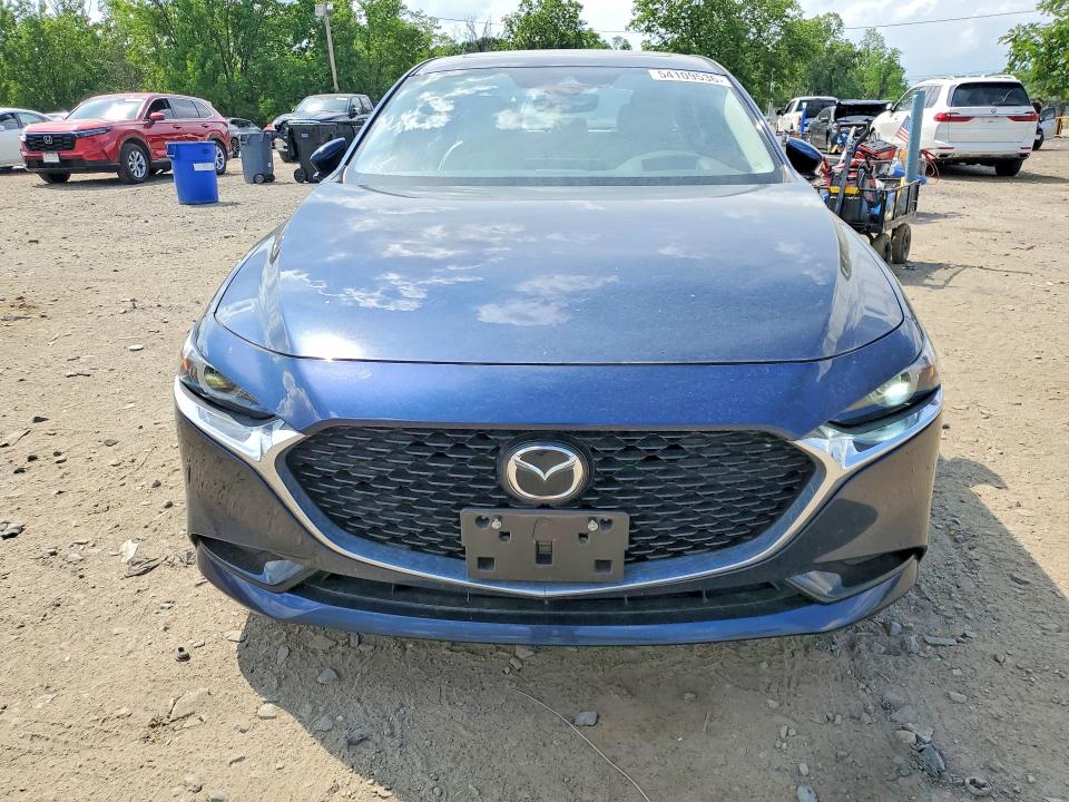 54109536 :رقم المزاد ، 3MZBPBDL3NM308687 vin ، 2022 Mazda 3 مزاد بيع