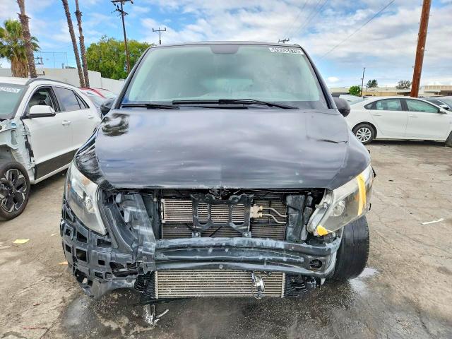49008476 :رقم المزاد ، WD4PG2EE5J3440442 vin ، 2018 Mercedes Benz Metris مزاد بيع