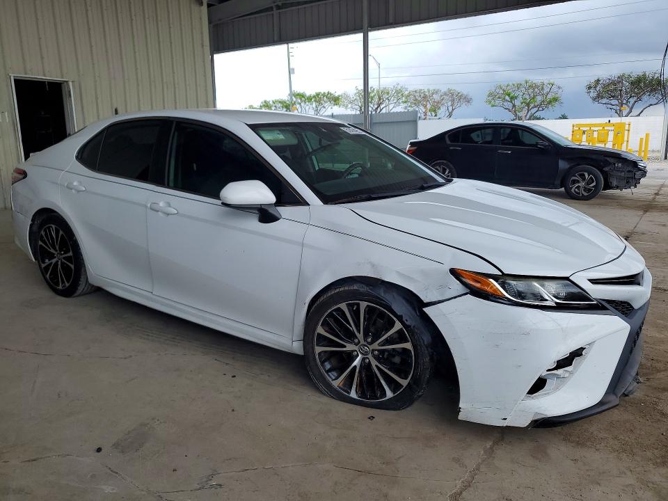 51474256 :رقم المزاد ، 4T1B11HK0KU163921 vin ، 2019 Toyota Camry مزاد بيع
