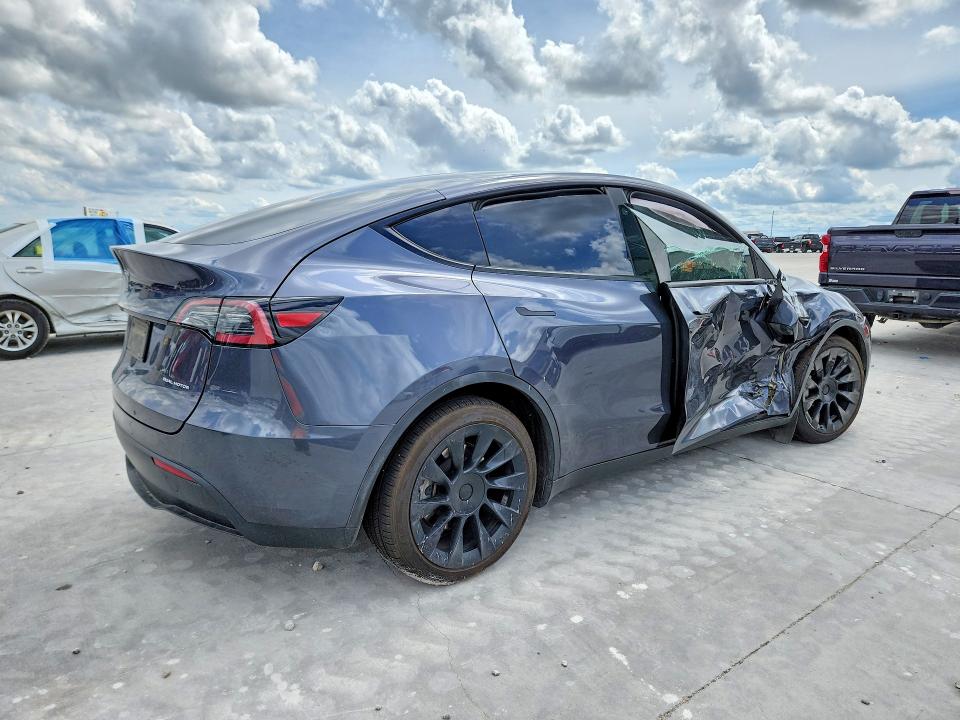55152416 :رقم المزاد ، 7SAYGDEE5PF833902 vin ، 2023 Tesla Model Y مزاد بيع