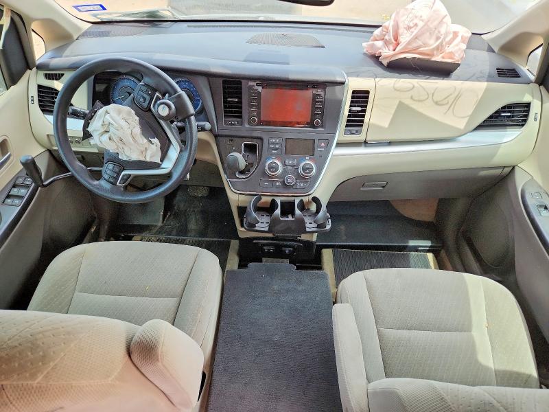 53821786 :رقم المزاد ، 5TDKZ3DC6JS915325 vin ، 2018 Toyota Sienna مزاد بيع