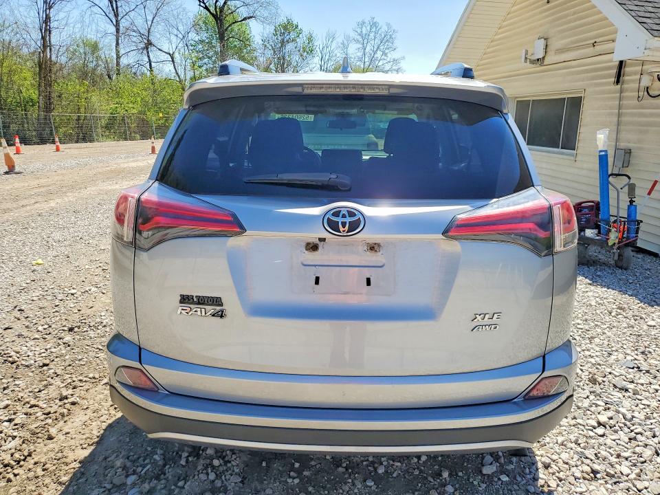 Aukcja sprzedaży 2018 Toyota Rav4, vin: JTMRFREV7JJ260843, numer aukcji: 52604326