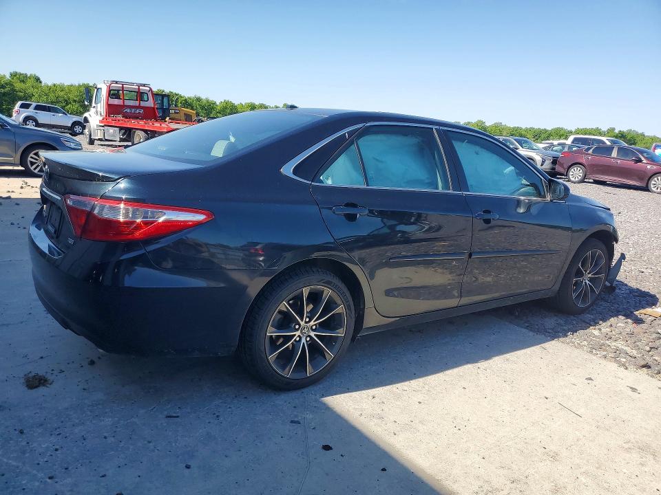 52938266 :رقم المزاد ، 4T1BF1FK8FU109812 vin ، 2015 Toyota Camry مزاد بيع