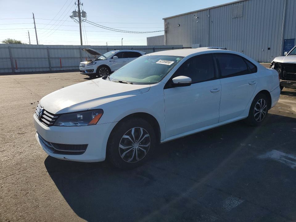 2014 Volkswagen Passat მანქანა იყიდება აუქციონზე, vin: 1VWAH7A35EC035084, აუქციონის ნომერი: 52359856