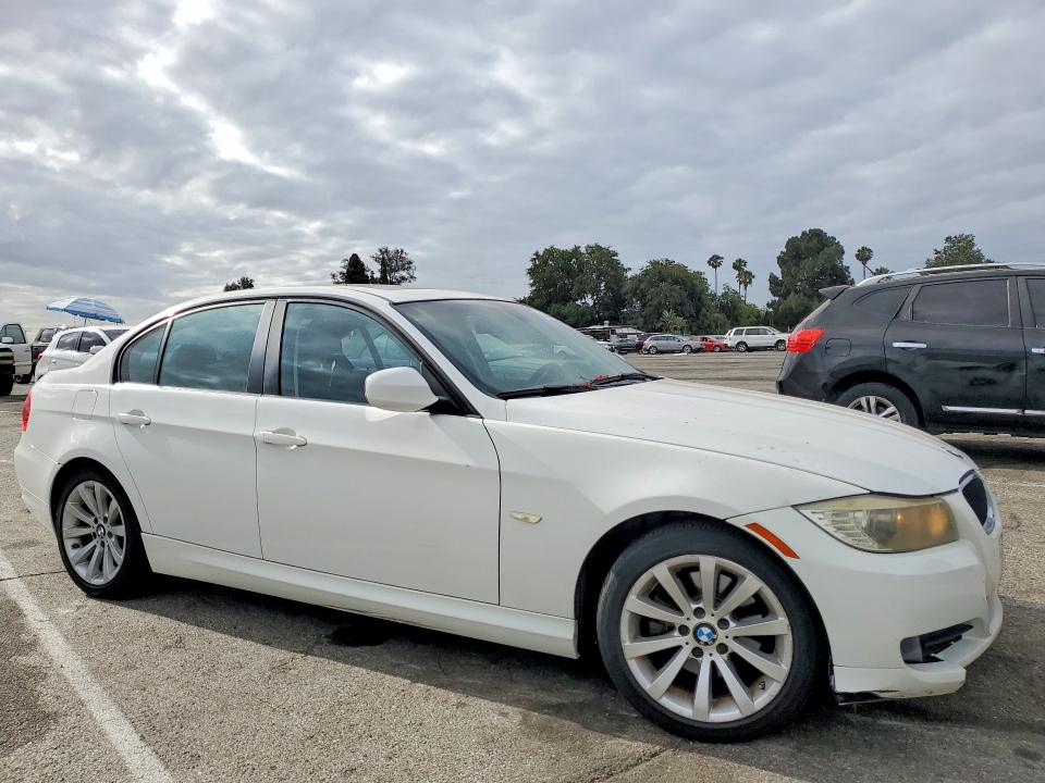54844666 :رقم المزاد ، WBAPH5C53BA441983 vin ، 2011 Bmw 328 مزاد بيع
