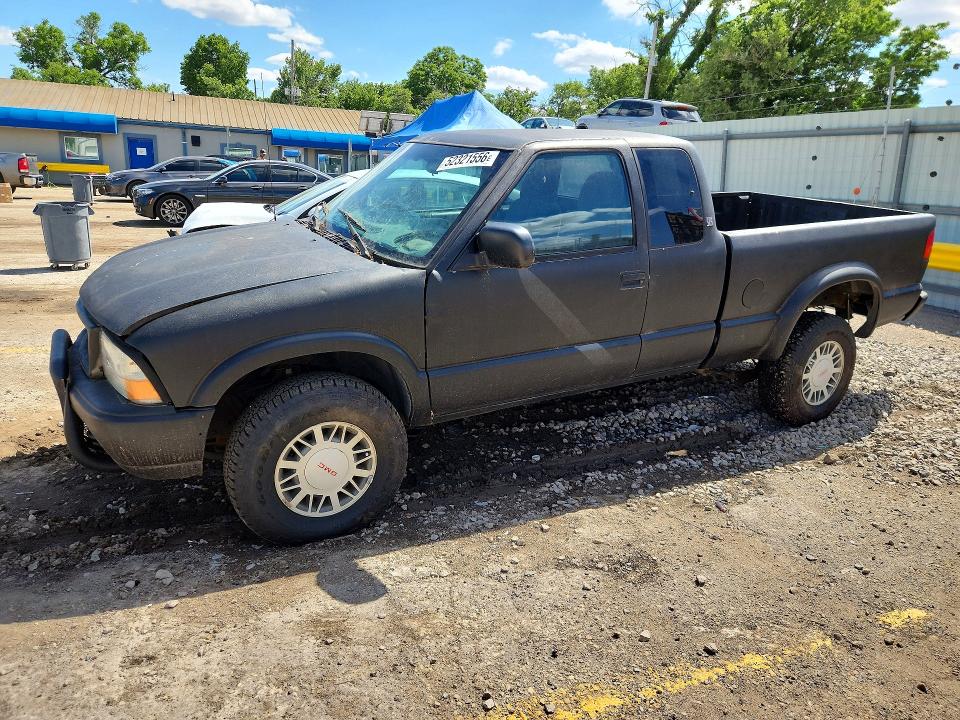 52321556 :رقم المزاد ، 1GTCT19W2Y8284228 vin ، 2000 Gmc Sonoma مزاد بيع